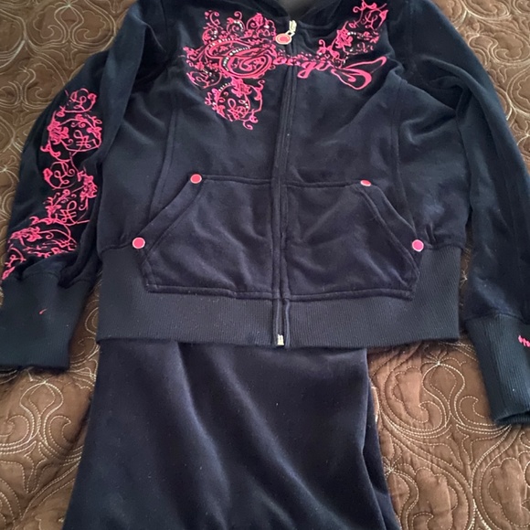 Women’s Coogie Velour Tracksuit - Picture 3 of 17